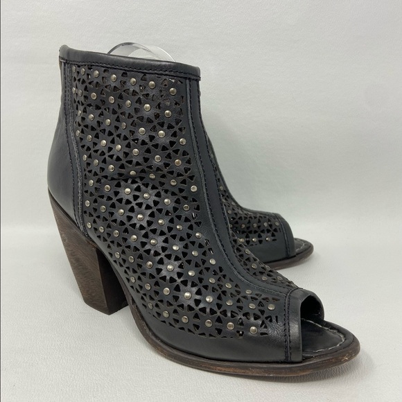 Independent Boot Company Black Leather Open Toe Perforated Ankle Boots, US 9.5 - Picture 4 of 12